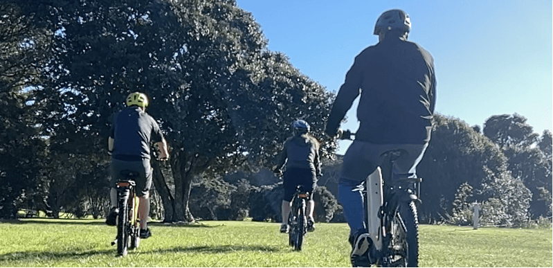 Guides Riding eBike